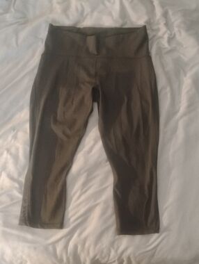 lululemon athletica Olive Green Cropped Leggings
